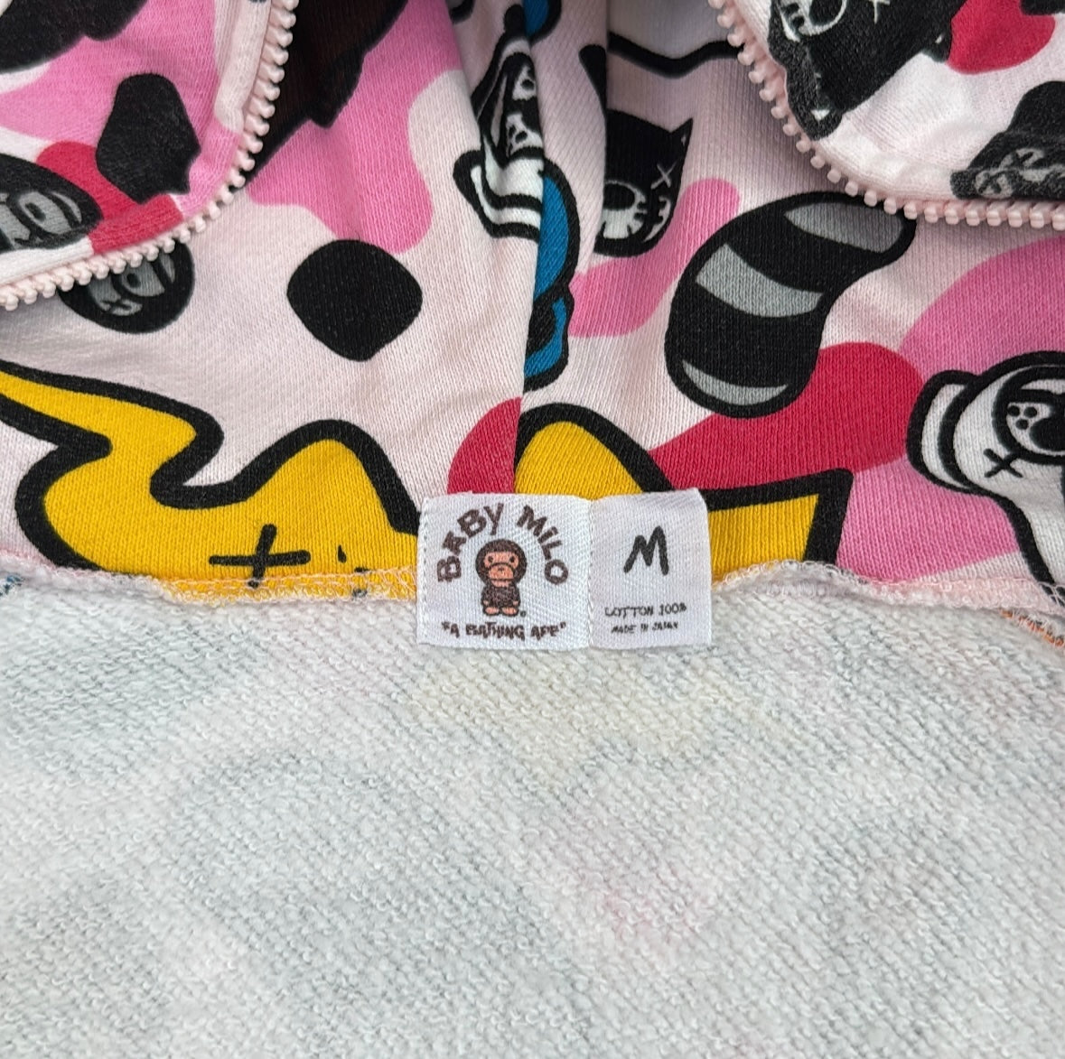 2005 Bape x kaws pink kingdom hoodie (Medium)