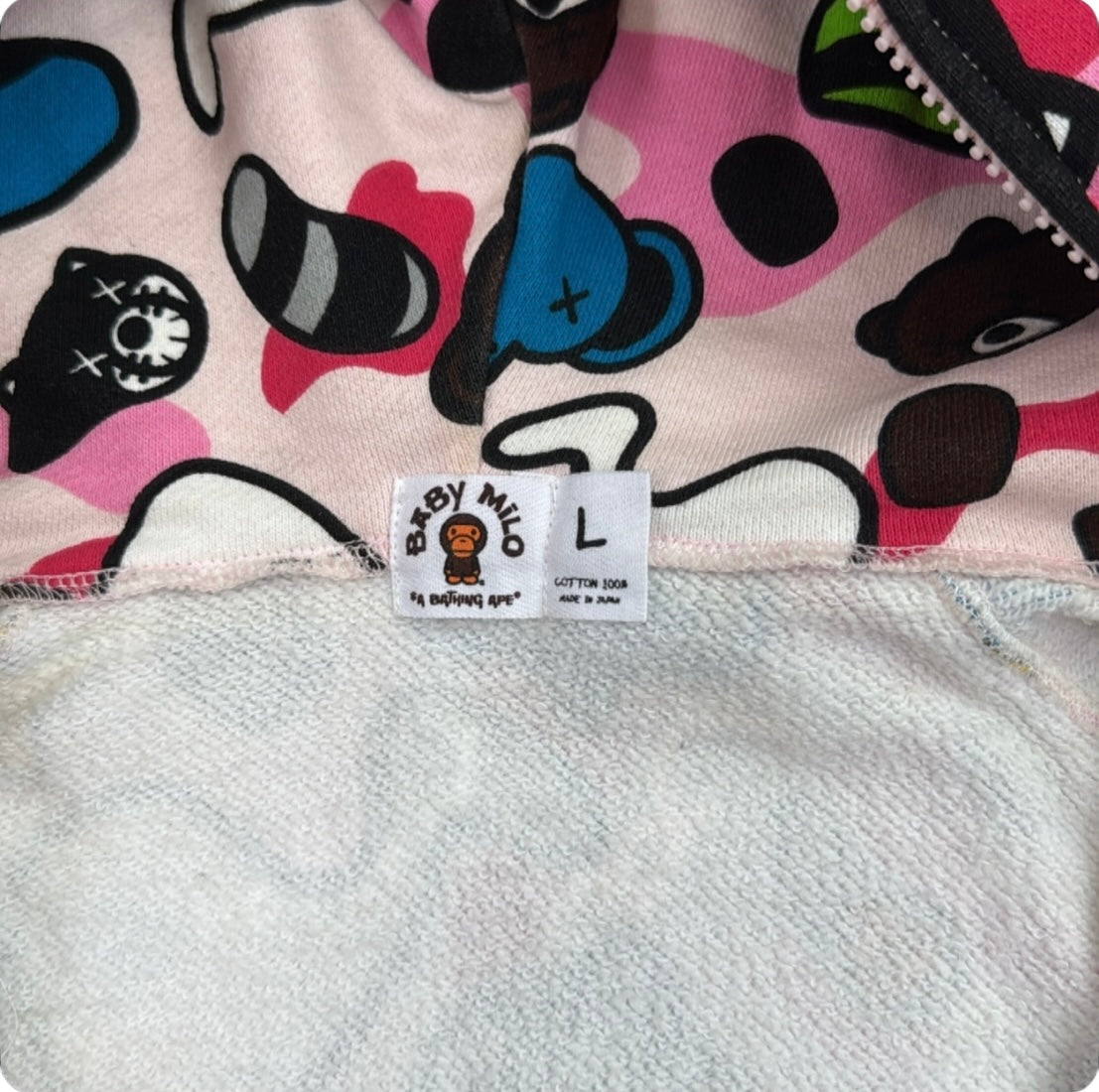 2005 Bape x kaws pink kingdom hoodie (Large)