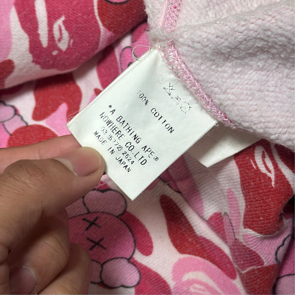 2001 Bape x kaws pink bendy hoodie (Medium)