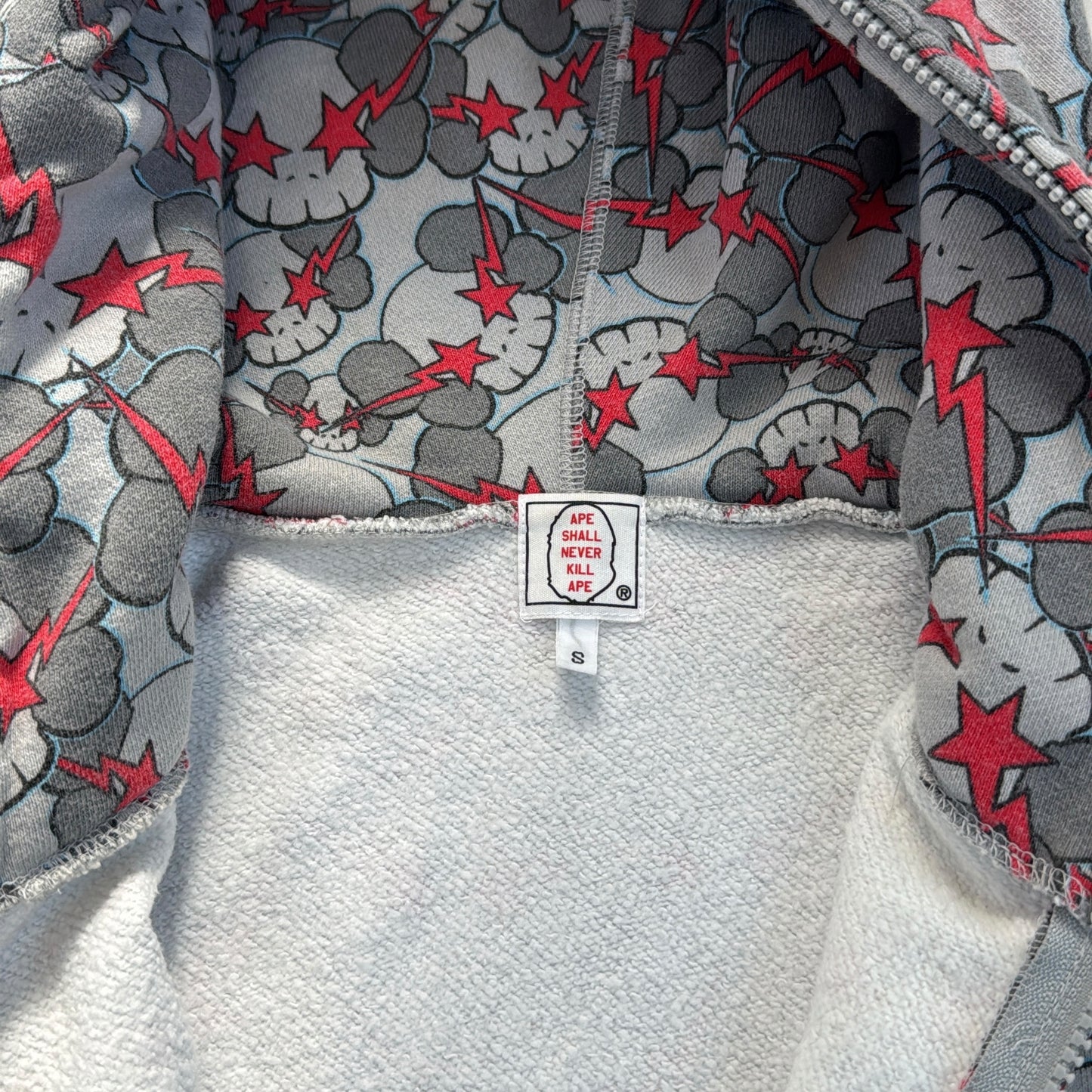 2001 Bape x kaws skullsta hoodie (Small)