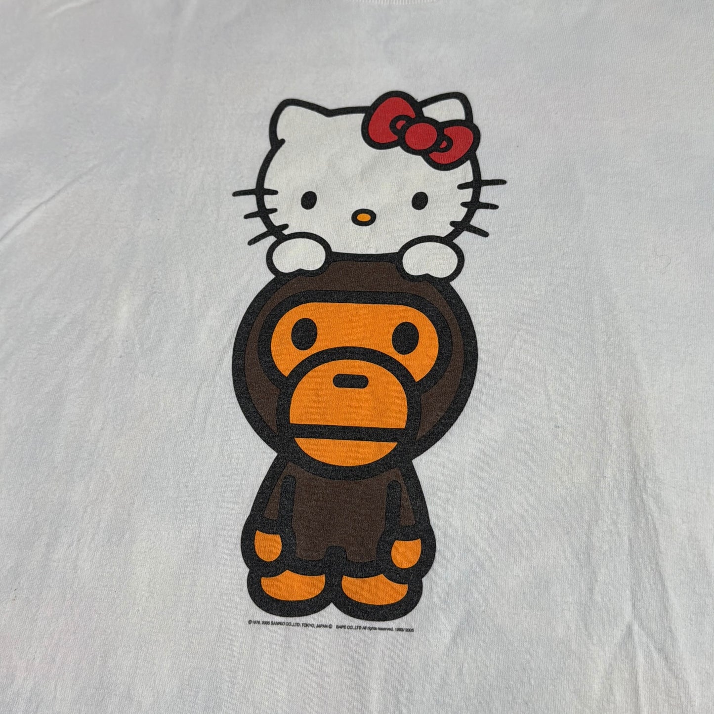 2005 BAPE x hello kitty tee (XL)