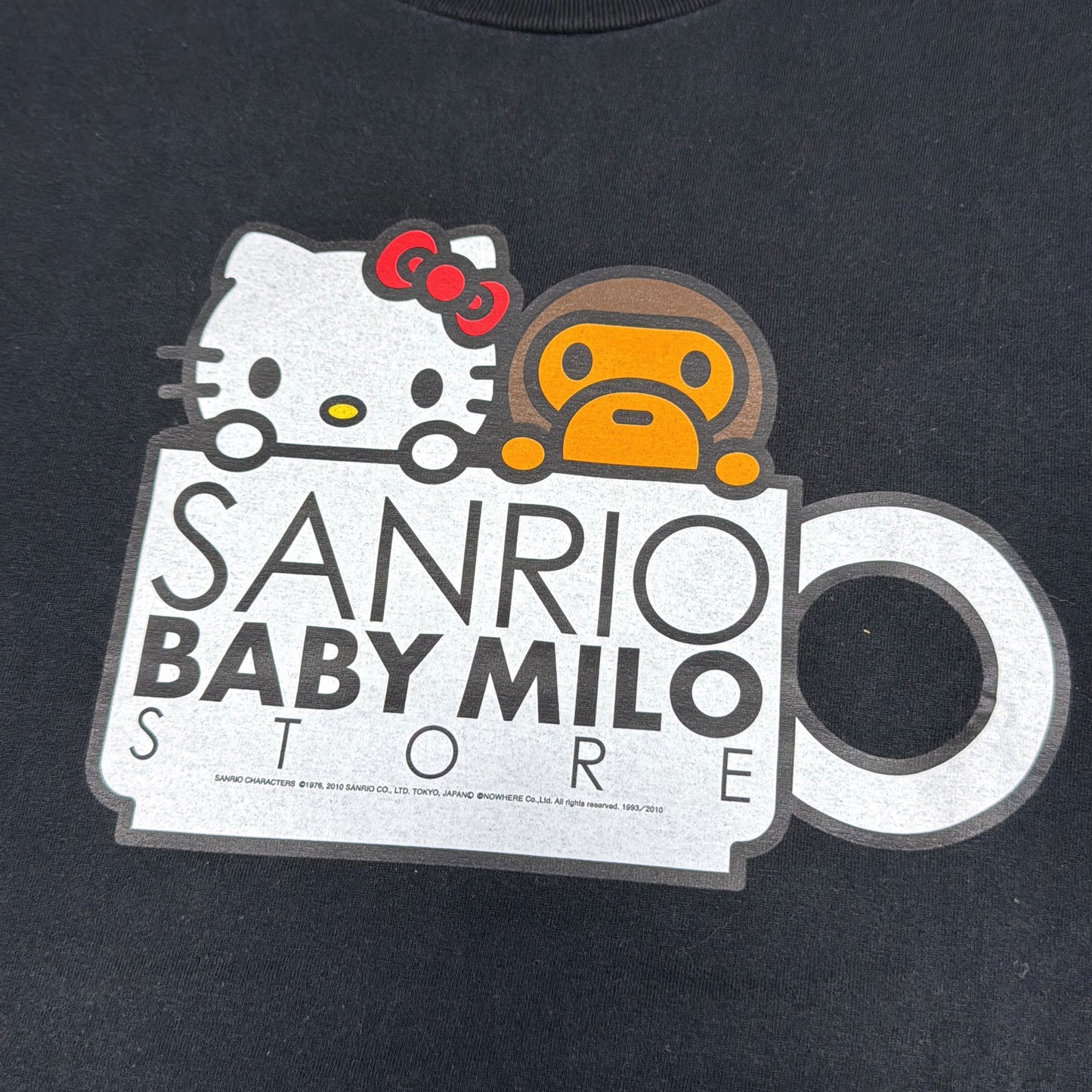2010 Bape x hello kitty tee (Medium)