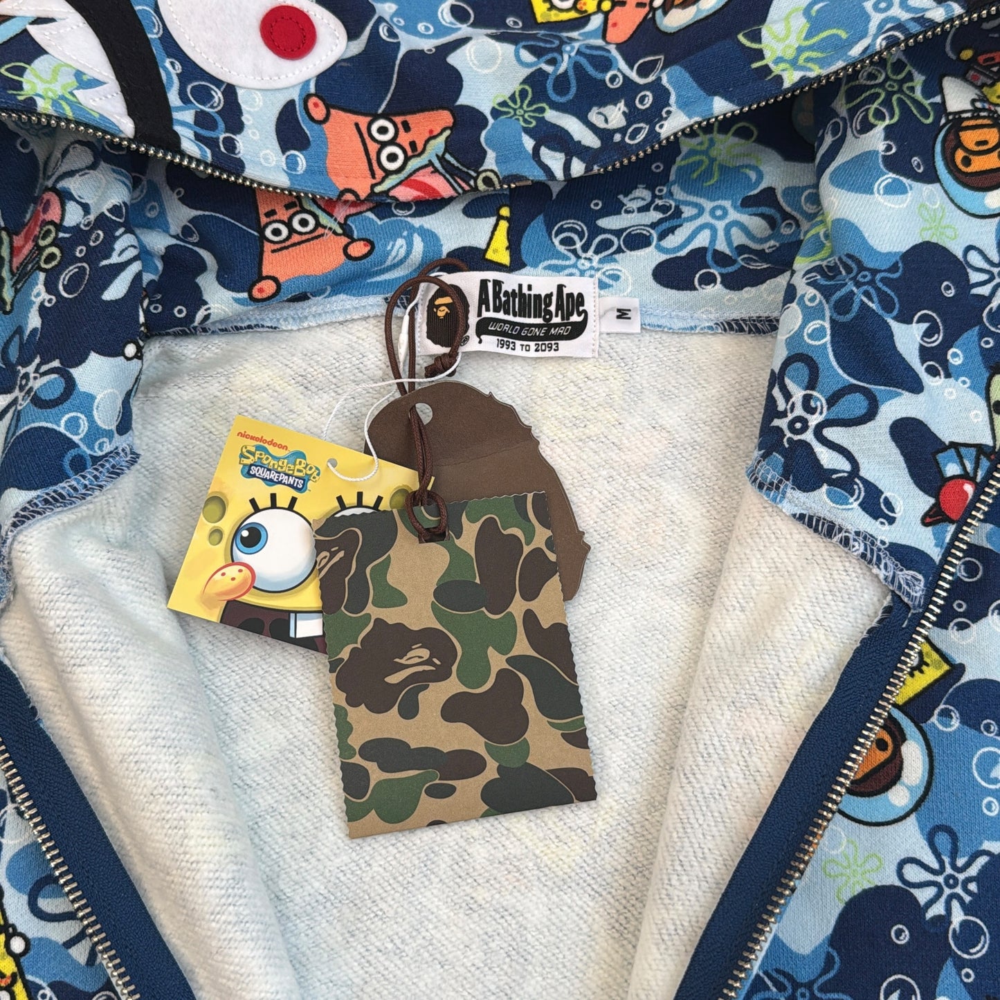 2014 Bape x SpongeBob shark hoodie (Medium)