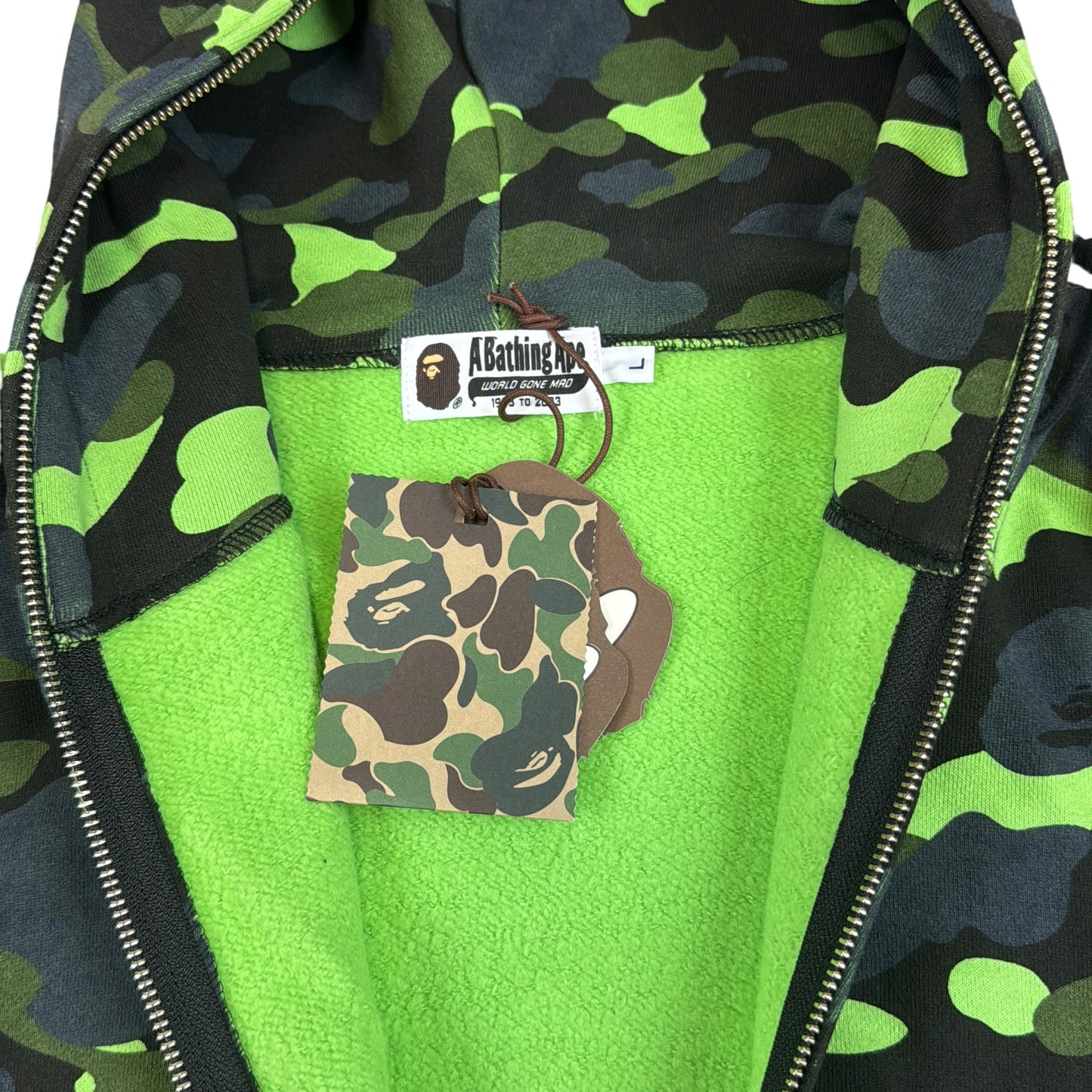 2016 Bape radioactive camo hoodie (Large)